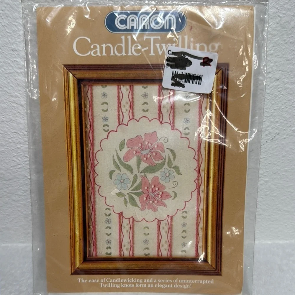 Caron Candle-Twilling Kit with Floral Design